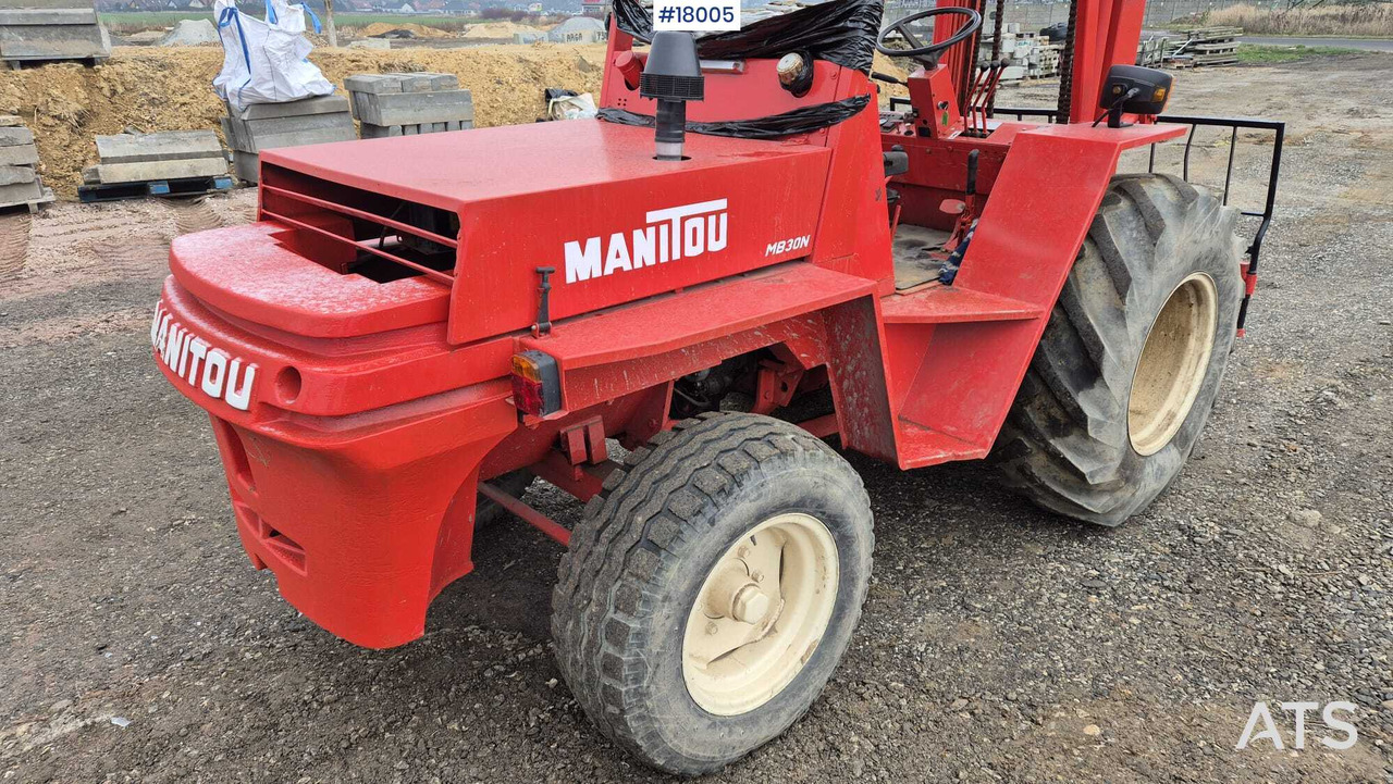 Chariot tout terrain Rough terrain forklift MANITOU MB 30N (1993): photos 14