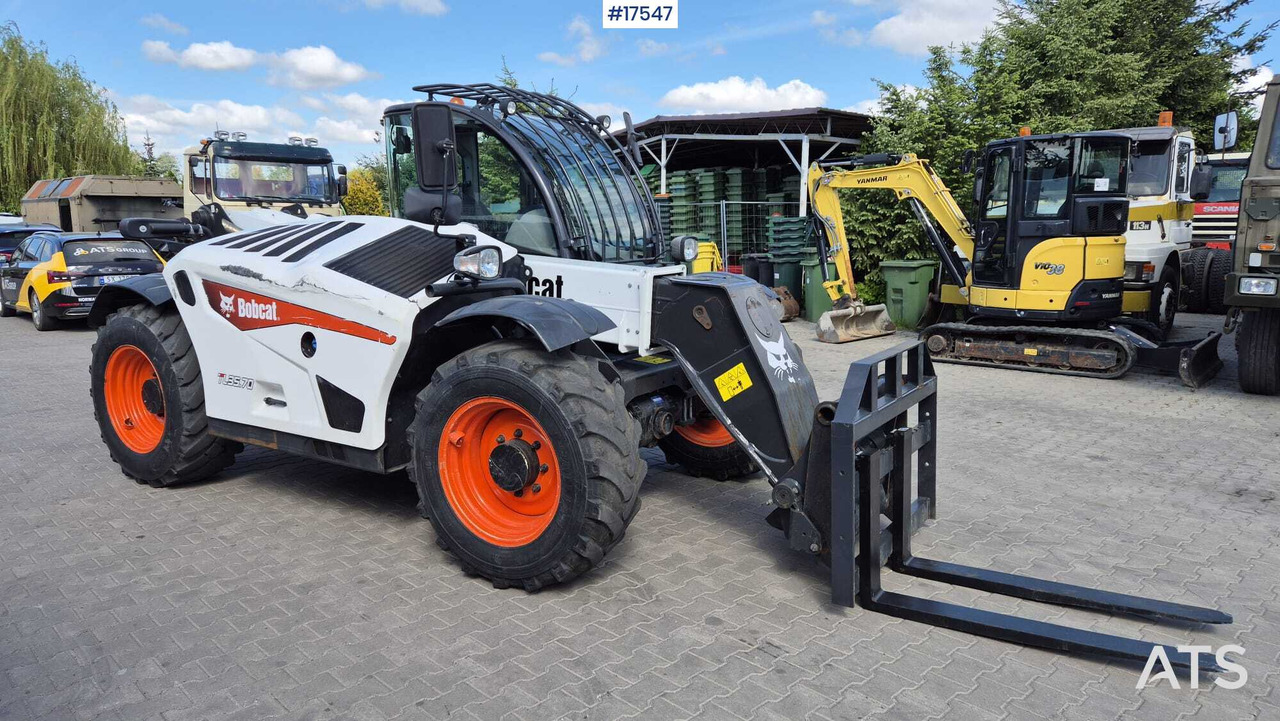 Telescopic wheel loaders BOBCAT TL35-70 (2018) - Chariot télescopique: photos 2 Telescopic wheel loaders BOBCAT TL35-70 (2018) - Chariot télescopique: photos 2
