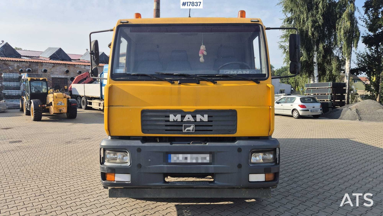Tipper MAN 18.225 LC (2003) - Camion benne: photos 3 Tipper MAN 18.225 LC (2003) - Camion benne: photos 3