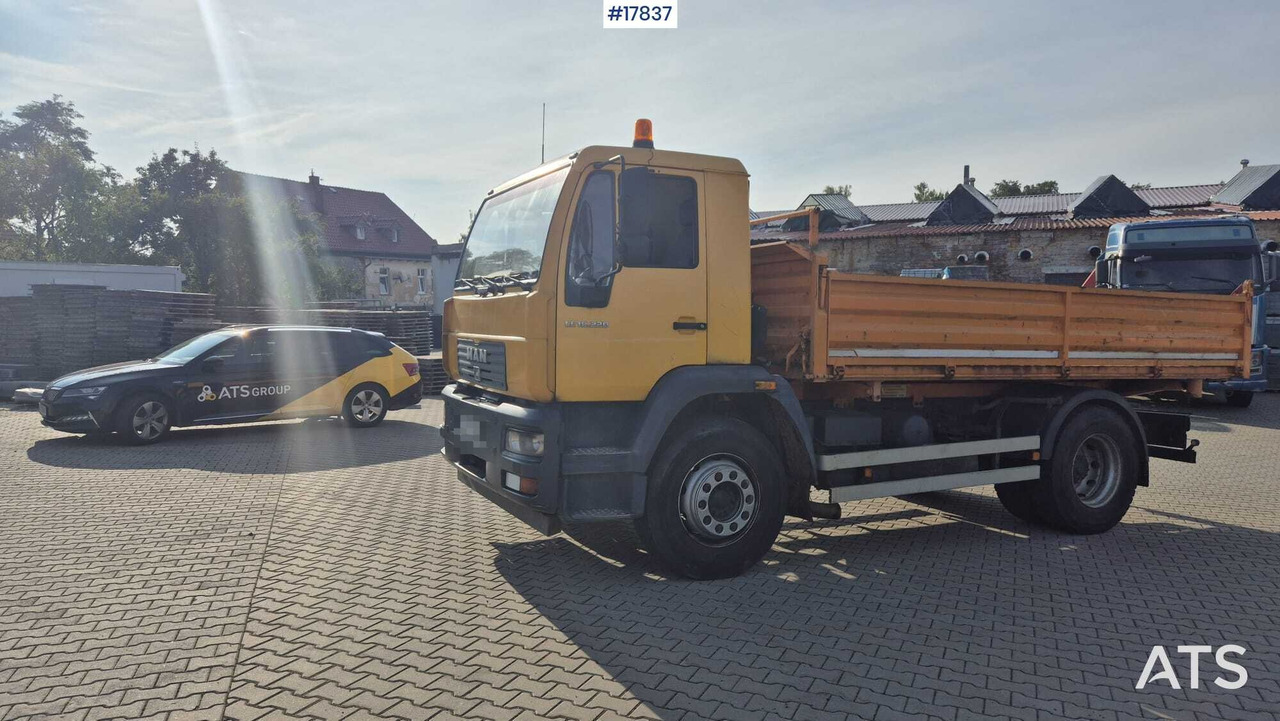 Tipper MAN 18.225 LC (2003) - Camion benne: photos 5 Tipper MAN 18.225 LC (2003) - Camion benne: photos 5