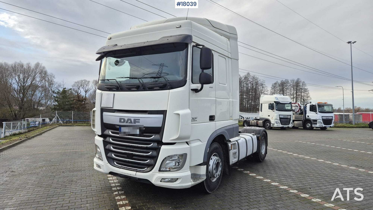DAF XF 440 FT tractor unit (2017) Tipping hydraulics. - Tracteur routier: photos 1 DAF XF 440 FT tractor unit (2017) Tipping hydraulics. - Tracteur routier: photos 1
