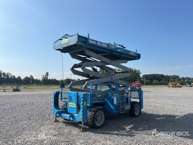 2008 Genie GS-3390 Diesel Scissor Lift - Nacelle ciseaux: photos 2 2008 Genie GS-3390 Diesel Scissor Lift - Nacelle ciseaux: photos 2