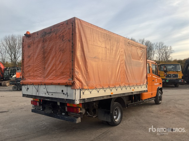 2010 Mercedes-Benz 818DE 4x2 Crew Cab Service Truck - Utilitaire rideaux coulissants (PLSC), Utilitaire double cabine: photos 4 2010 Mercedes-Benz 818DE 4x2 Crew Cab Service Truck - Utilitaire rideaux coulissants (PLSC), Utilitaire double cabine: photos 4