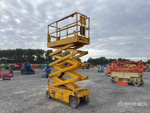 2012 Genie GS-2632 Electric Scissor Lift - Nacelle ciseaux: photos 3 2012 Genie GS-2632 Electric Scissor Lift - Nacelle ciseaux: photos 3
