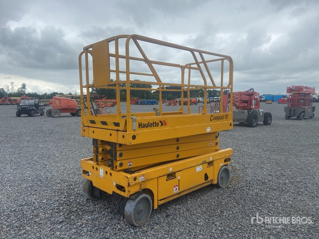 2012 Haulotte Compact 10 Electric Scissor Lift - Nacelle ciseaux: photos 2 2012 Haulotte Compact 10 Electric Scissor Lift - Nacelle ciseaux: photos 2