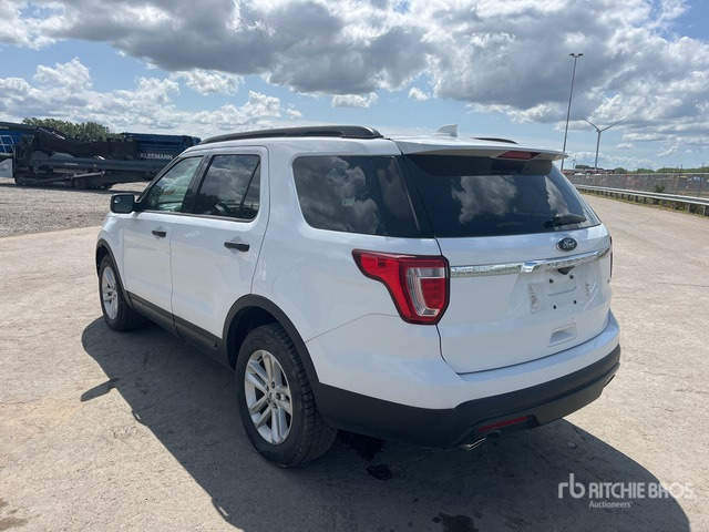 2015 Ford Explorer 4WD SUV - SUV: photos 1 2015 Ford Explorer 4WD SUV - SUV: photos 1
