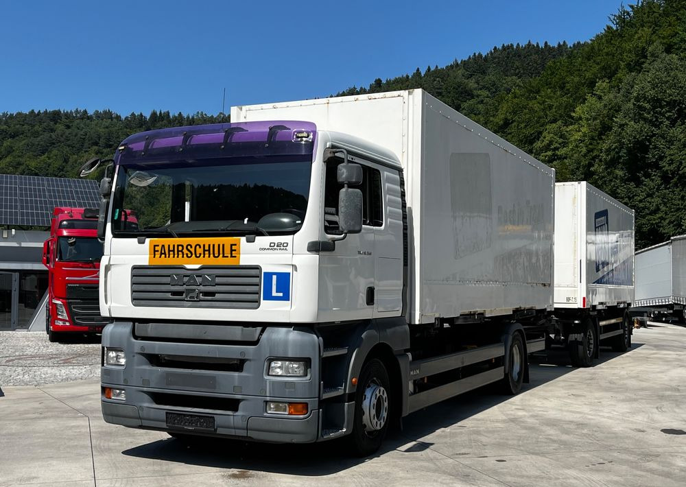 MAN TGA 18.350 6x2 D20 // BDF // Niski Przebieg // + Przyczepa Schmitz BDF // - Châssis cabine: photos 2 MAN TGA 18.350 6x2 D20 // BDF // Niski Przebieg // + Przyczepa Schmitz BDF // - Châssis cabine: photos 2