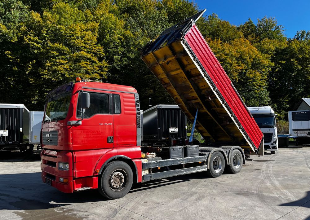 MAN TGA 26.480 // Wywrotka 3 stronna // 2004 Rok // 6x4 // Kiper Schwarzmuller // - Camion benne: photos 1 MAN TGA 26.480 // Wywrotka 3 stronna // 2004 Rok // 6x4 // Kiper Schwarzmuller // - Camion benne: photos 1