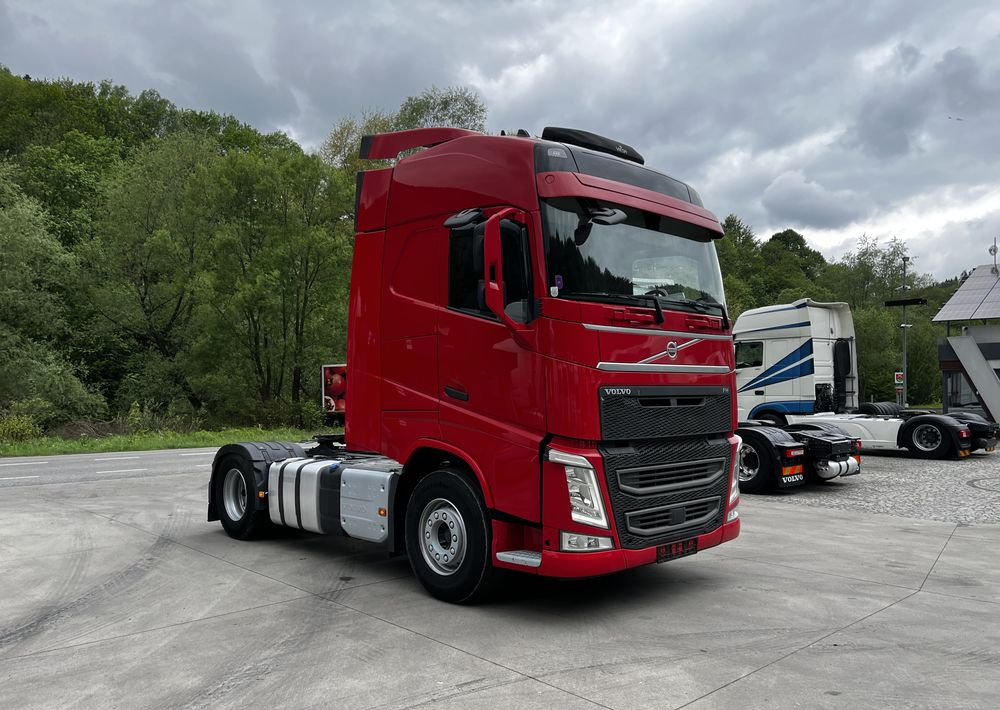 Volvo FH // Standard // 2018 // Duże zbiorniki // Klima postojowa // Radary // Idealny ! - Tracteur routier: photos 3 Volvo FH // Standard // 2018 // Duże zbiorniki // Klima postojowa // Radary // Idealny ! - Tracteur routier: photos 3