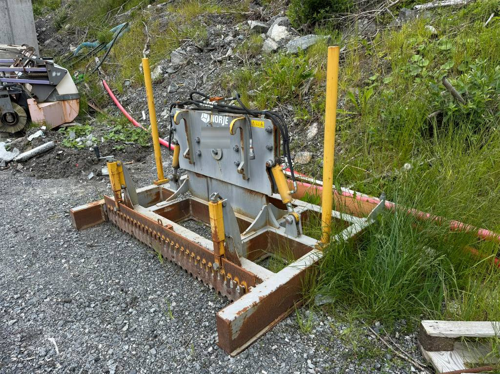 Norje Justeringsbalk - Accessoire pour Engins de chantier: photos 1 Norje Justeringsbalk - Accessoire pour Engins de chantier: photos 1