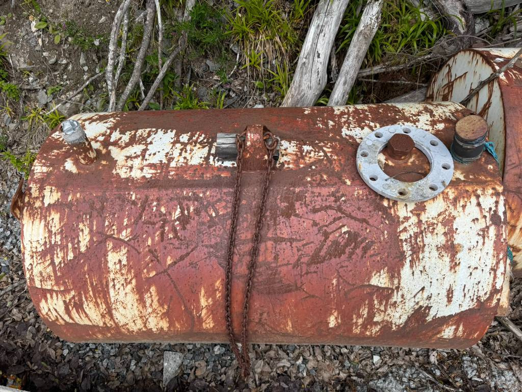 Annet Diesel tank 1000 liter - Cuve de stockage: photos 2 Annet Diesel tank 1000 liter - Cuve de stockage: photos 2