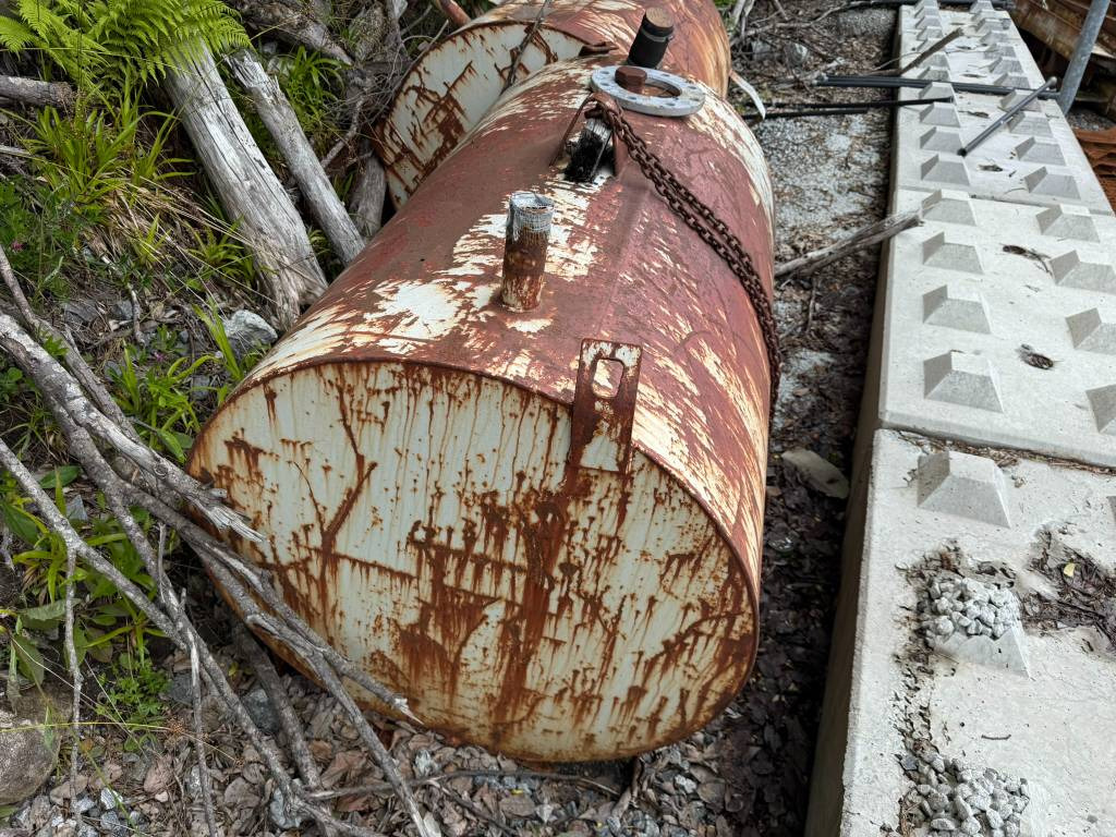 Annet Diesel tank 1000 liter - Cuve de stockage: photos 4 Annet Diesel tank 1000 liter - Cuve de stockage: photos 4