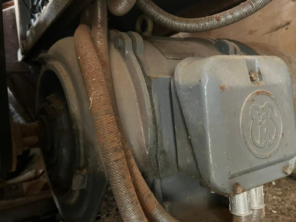 Annet ECCS 61-4M101 Power Generator - Groupe électrogène: photos 4 Annet ECCS 61-4M101 Power Generator - Groupe électrogène: photos 4