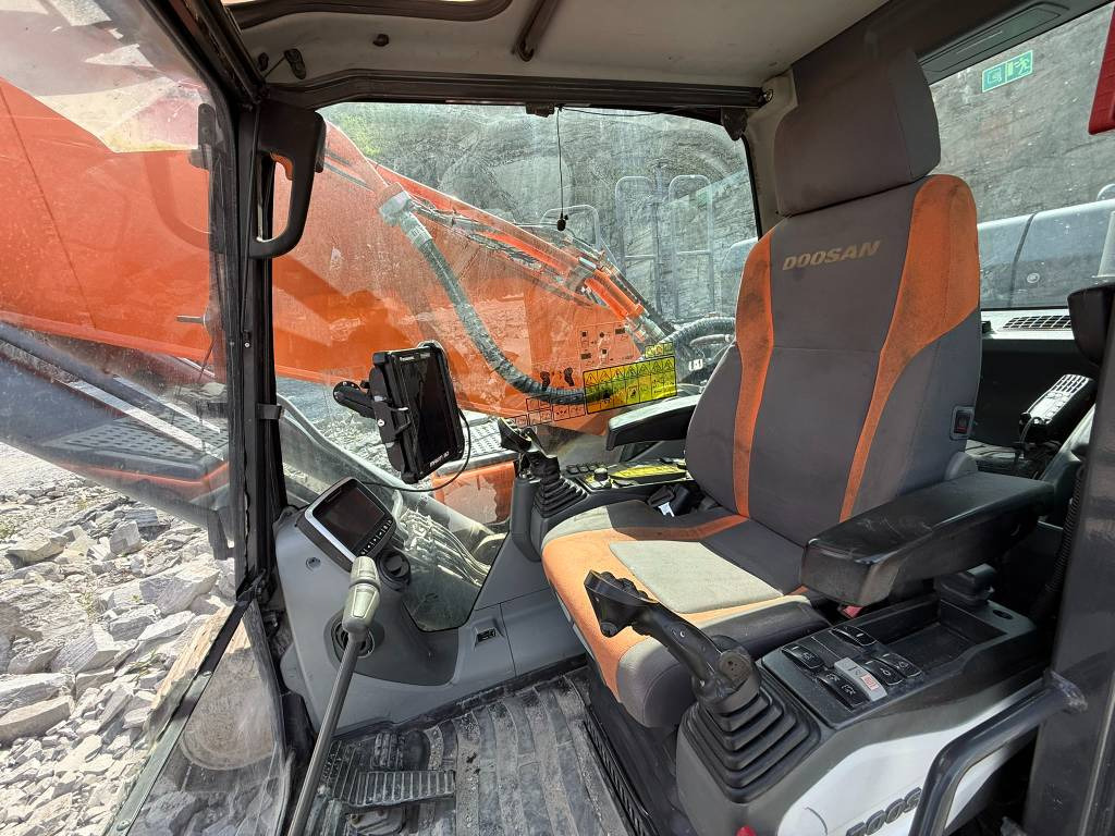 Pelle sur chenille Doosan DX 300 LC-5: photos 20 Pelle sur chenille Doosan DX 300 LC-5: photos 20