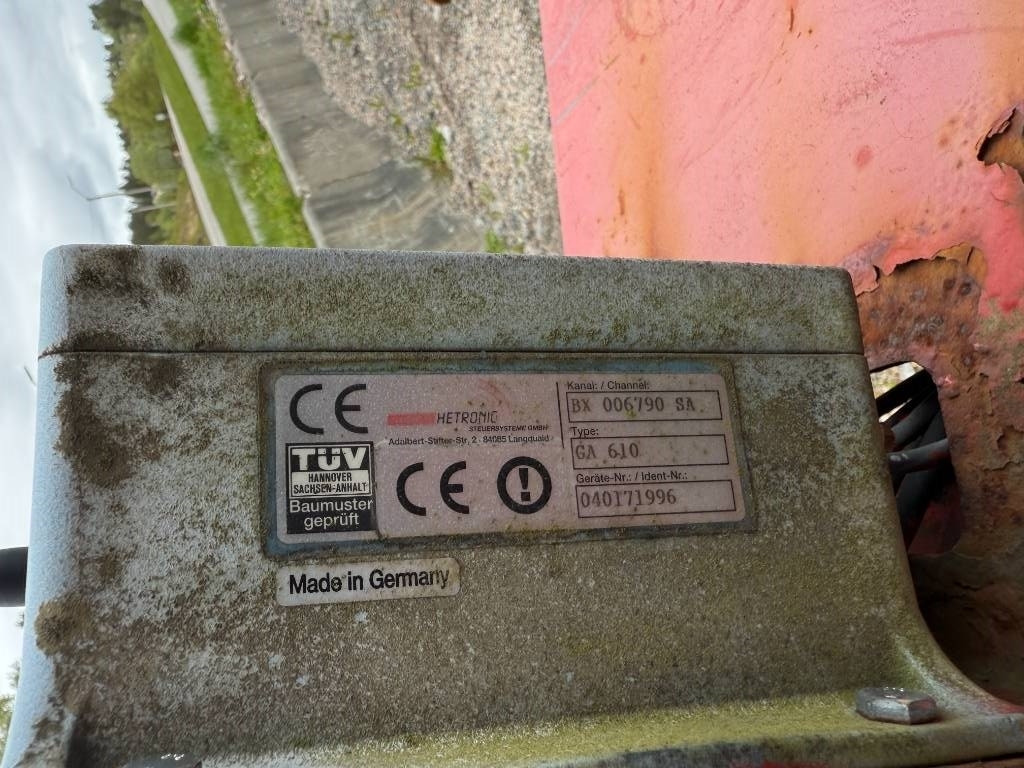 HMF 1323 K4D kran 13tm - Grue auxiliaire: photos 3 HMF 1323 K4D kran 13tm - Grue auxiliaire: photos 3