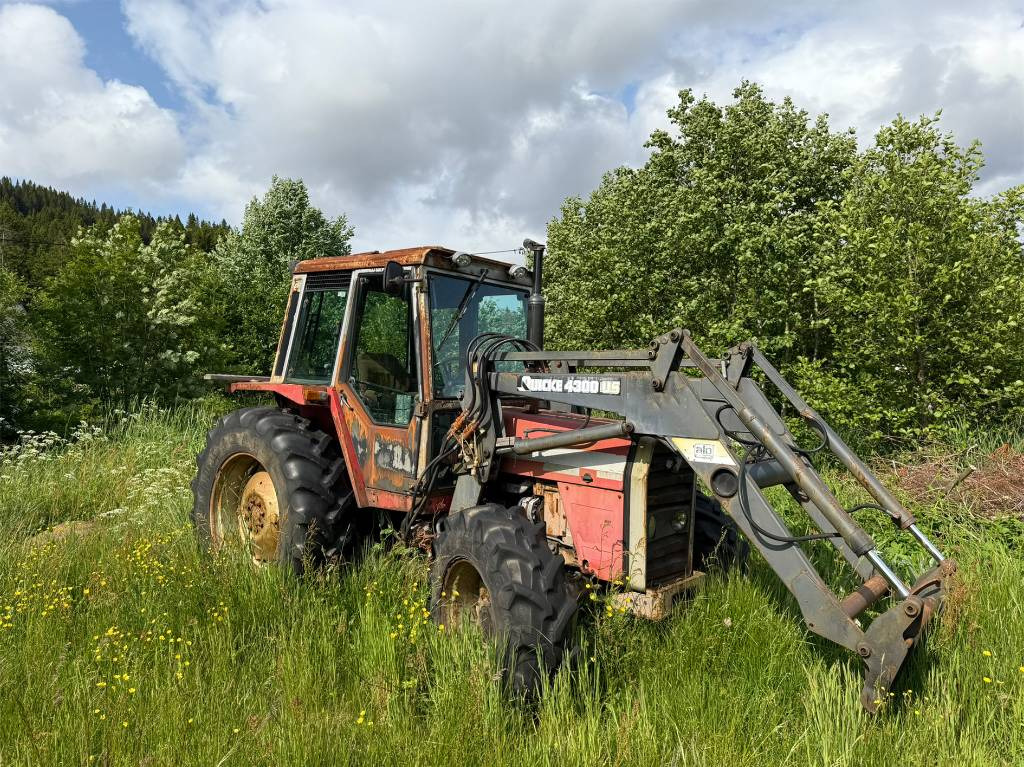 Massey Ferguson 675 - Tracteur agricole: photos 4 Massey Ferguson 675 - Tracteur agricole: photos 4