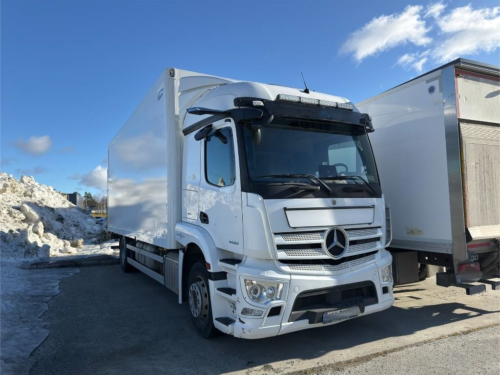 Mercedes-Benz Actros 1833 - Camion fourgon: photos 1 Mercedes-Benz Actros 1833 - Camion fourgon: photos 1
