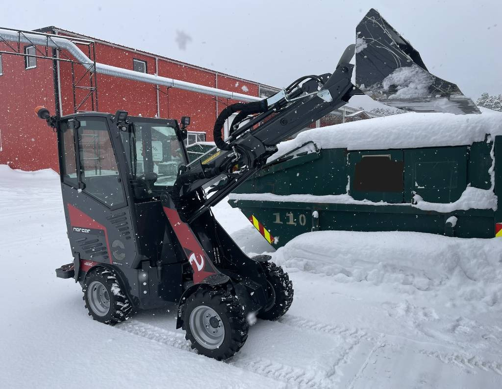 Norcar a6020 + redskaper/ attachments - Valet de ferme: photos 1 Norcar a6020 + redskaper/ attachments - Valet de ferme: photos 1
