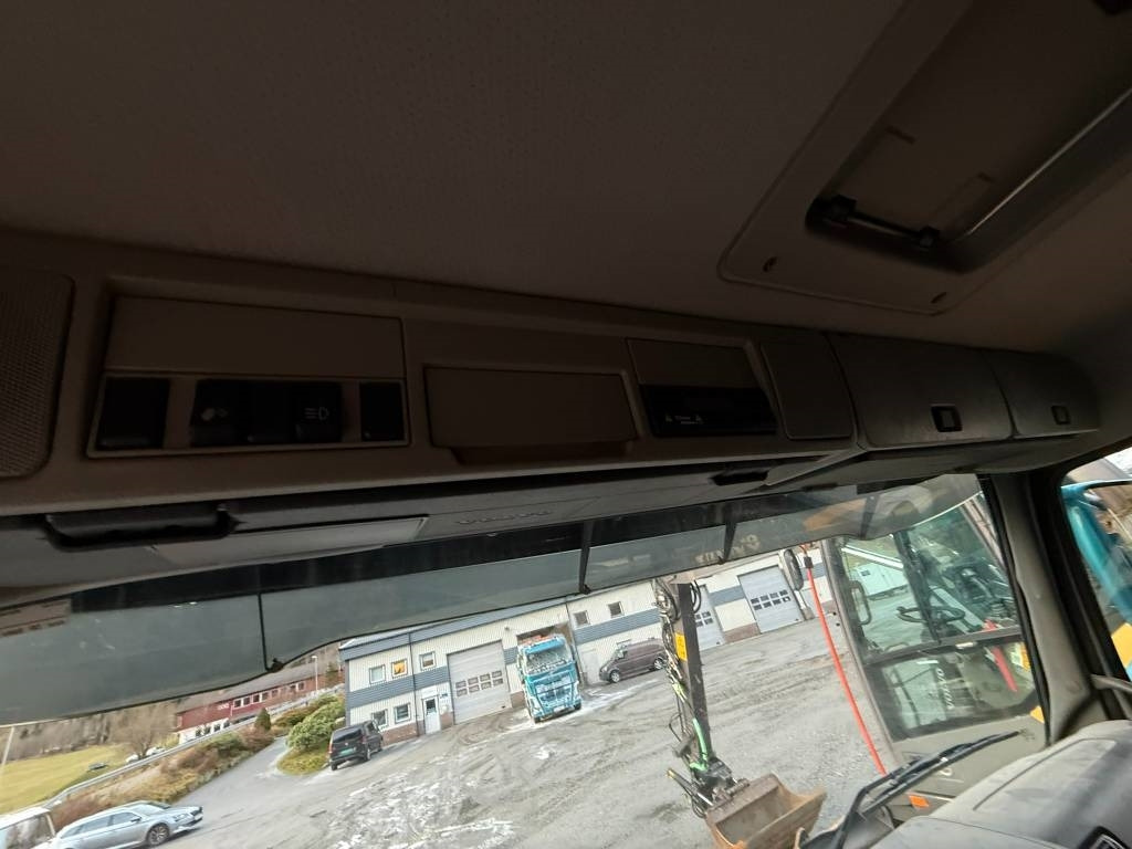 Camion benne Volvo FH 16 550 6x2: photos 33 Camion benne Volvo FH 16 550 6x2: photos 33