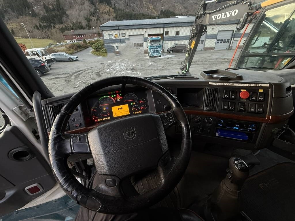 Camion benne Volvo FH 16 550 6x2: photos 31 Camion benne Volvo FH 16 550 6x2: photos 31