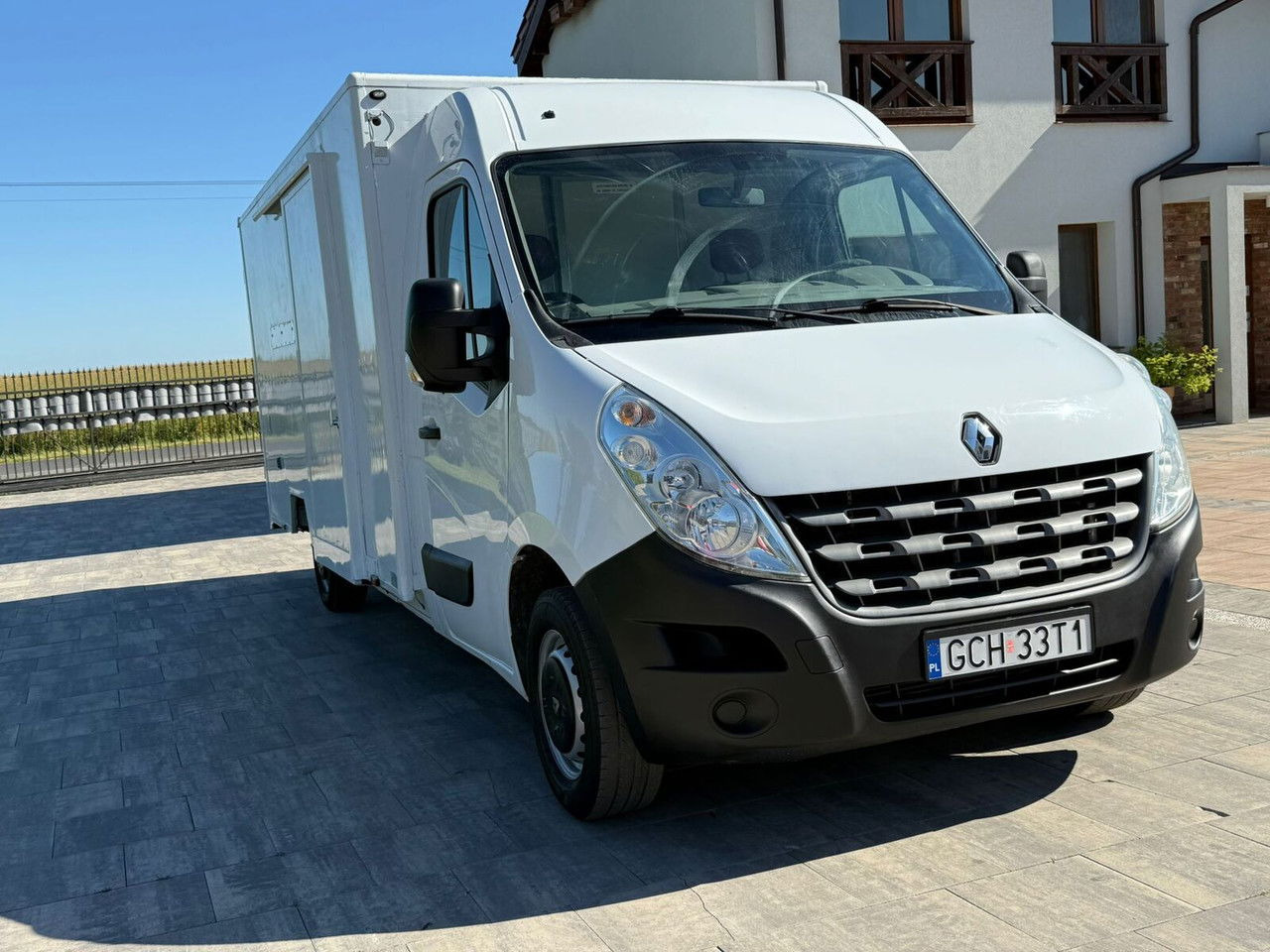 Renault Master Kontener niskopodłogowy Rampa najazdowa Sprowadzony Zarej - Fourgon grand volume: photos 3 Renault Master Kontener niskopodłogowy Rampa najazdowa Sprowadzony Zarej - Fourgon grand volume: photos 3