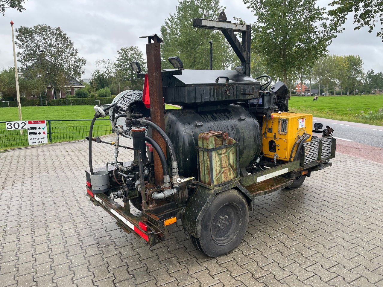 Burtec TSH 500 bitumen sprayer - Travaux routiers: photos 4 Burtec TSH 500 bitumen sprayer - Travaux routiers: photos 4