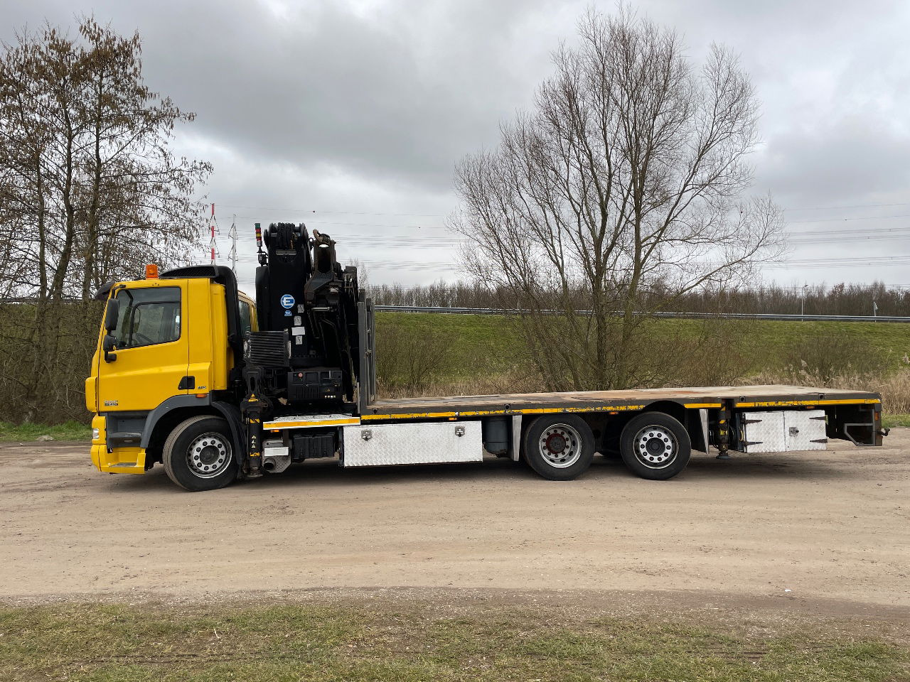 DAF 85.410 Met Effer 470 6s laadkraan ladekran loadercrane crane palfinger hiab fassi - Camion grue: photos 2 DAF 85.410 Met Effer 470 6s laadkraan ladekran loadercrane crane palfinger hiab fassi - Camion grue: photos 2