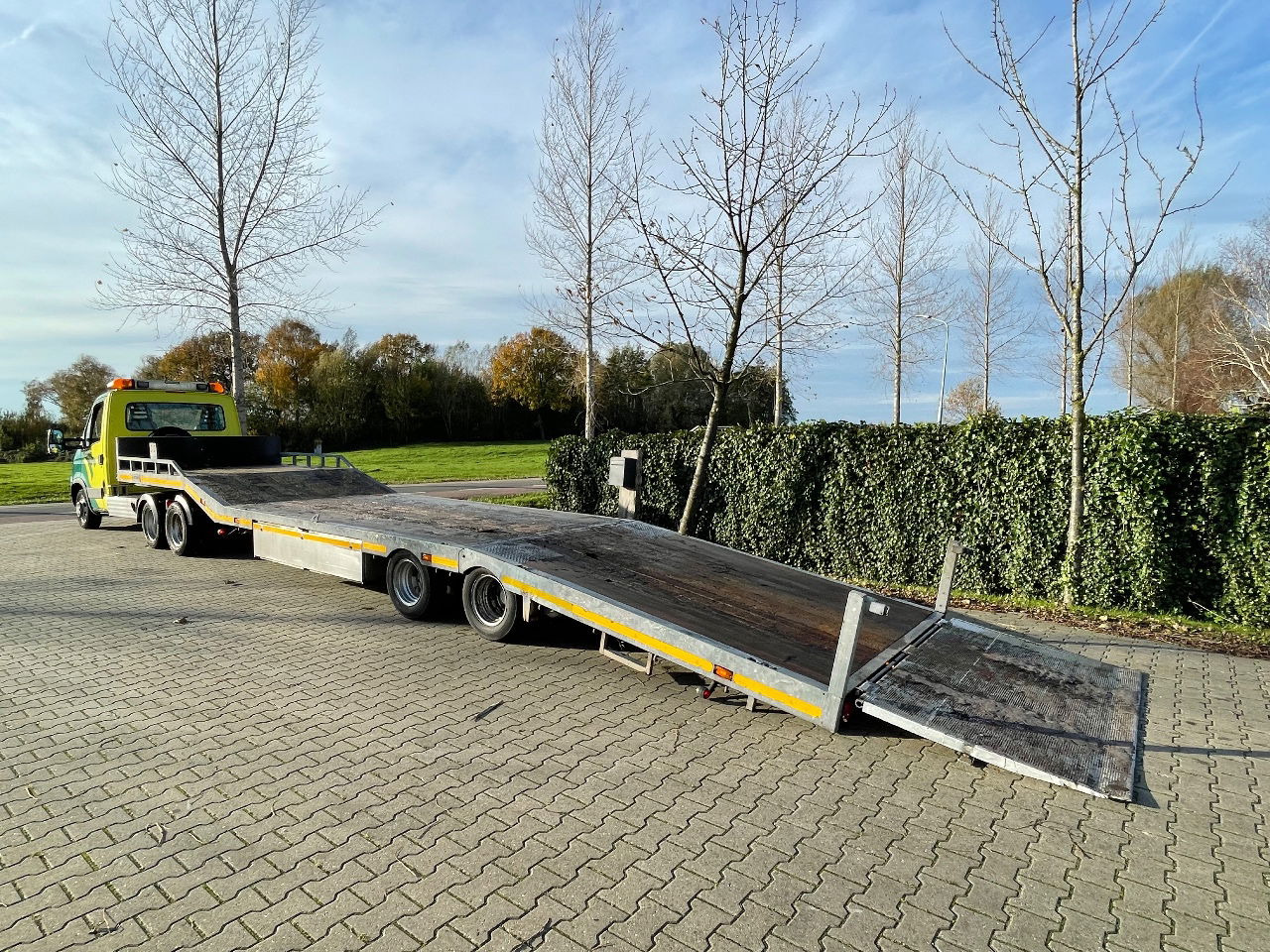 Iveco Daily 35C18 - Tracteur routier BE, Semi-remorque porte-voitures: photos 3 Iveco Daily 35C18 - Tracteur routier BE, Semi-remorque porte-voitures: photos 3