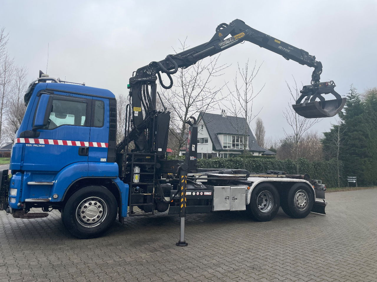 MAN TGS 26.360 with palfinger Z crane, remote controled crane - Camion porte-conteneur/ Caisse mobile, Camion grue: photos 1 MAN TGS 26.360 with palfinger Z crane, remote controled crane - Camion porte-conteneur/ Caisse mobile, Camion grue: photos 1