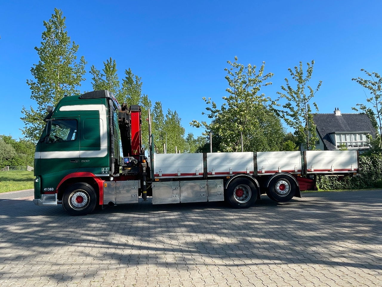 Volvo FH 13.500 HMF 2420 K5 crane, winch, and extendable deck - Camion grue: photos 4 Volvo FH 13.500 HMF 2420 K5 crane, winch, and extendable deck - Camion grue: photos 4