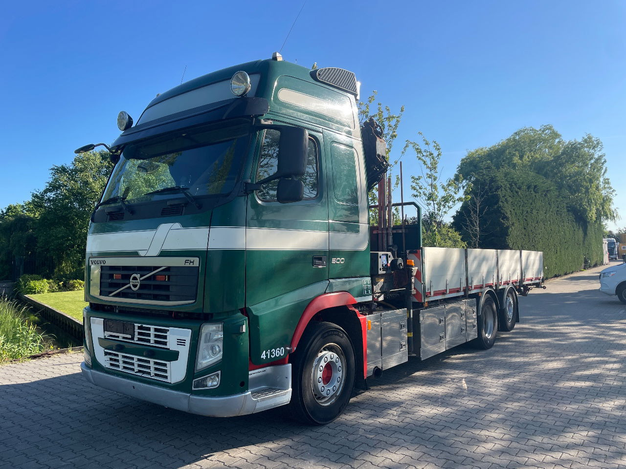 Volvo FH 13.500 HMF 2420 K5 crane, winch, and extendable deck - Camion grue: photos 3 Volvo FH 13.500 HMF 2420 K5 crane, winch, and extendable deck - Camion grue: photos 3