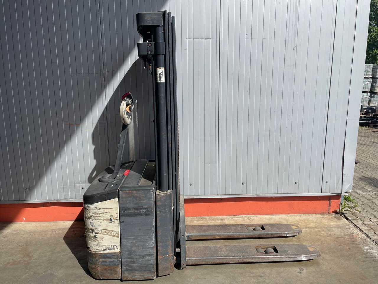 Crown WE2300 1.6 TT - Gerbeur: photos 2 Crown WE2300 1.6 TT - Gerbeur: photos 2