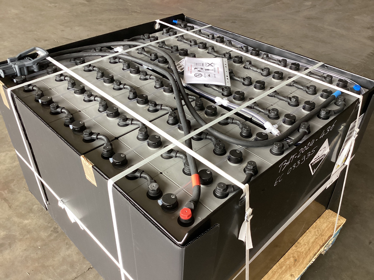 Eternity 80V 6 PZS 750 (NEU) - Accumulateur: photos 1 Eternity 80V 6 PZS 750 (NEU) - Accumulateur: photos 1