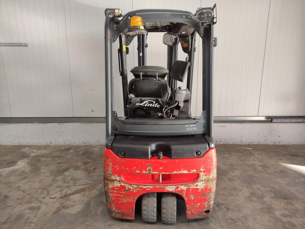 Linde E18L-02-386 - Chariot élévateur électrique: photos 4 Linde E18L-02-386 - Chariot élévateur électrique: photos 4