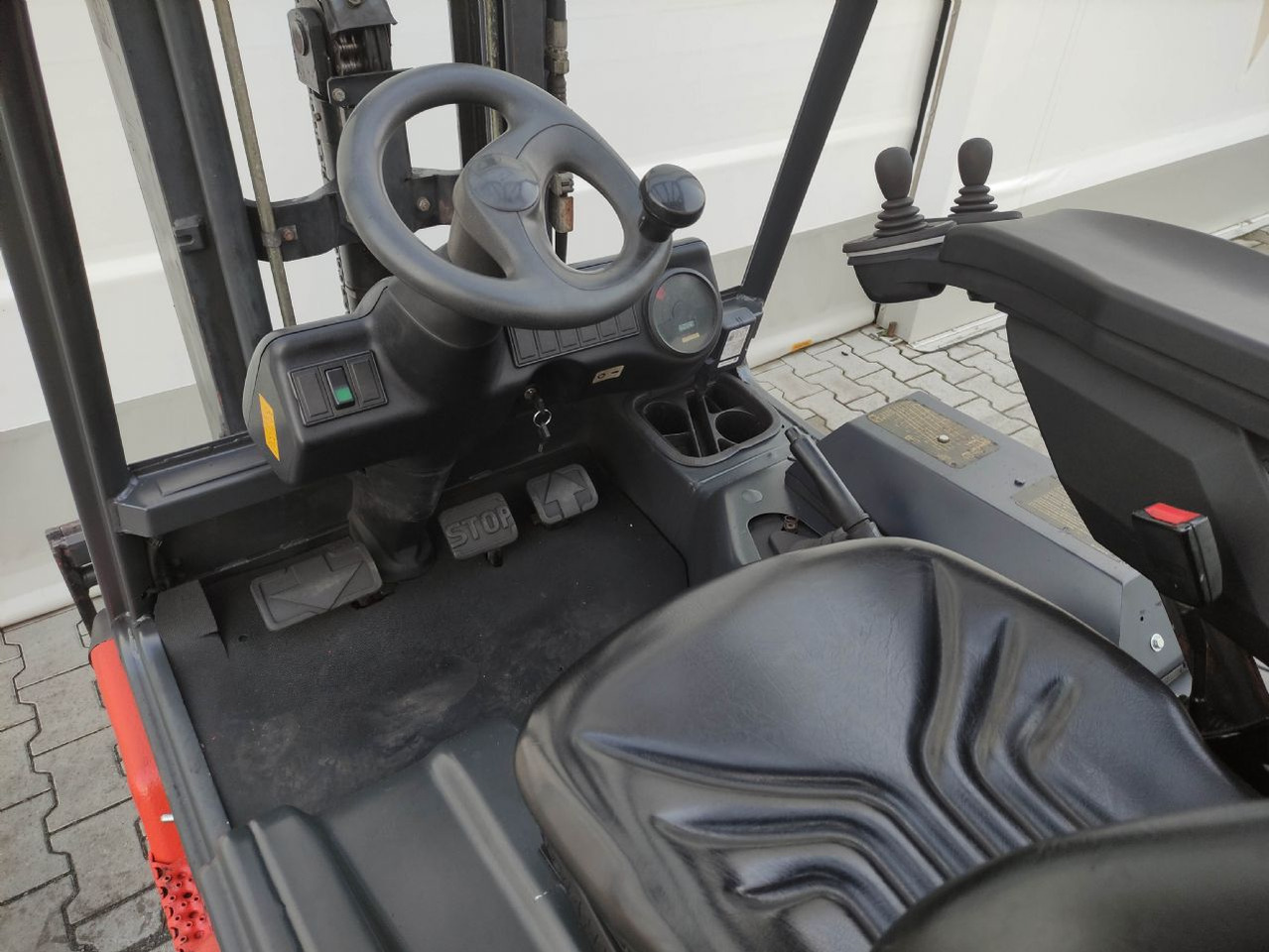 Linde E30-336-03 (LACK NEU) - Chariot élévateur électrique: photos 5 Linde E30-336-03 (LACK NEU) - Chariot élévateur électrique: photos 5