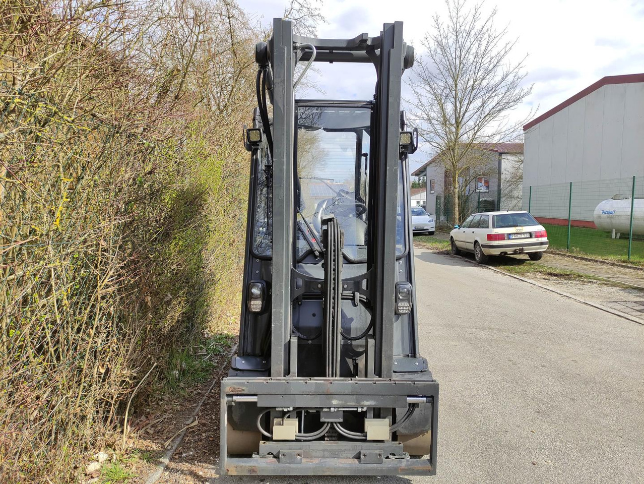Linde E30H-01/600-387 - Chariot élévateur électrique: photos 3 Linde E30H-01/600-387 - Chariot élévateur électrique: photos 3