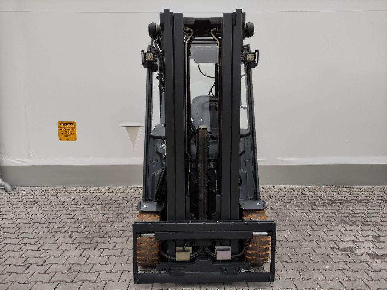 Linde E30HL-01/600-387 - Chariot élévateur électrique: photos 3 Linde E30HL-01/600-387 - Chariot élévateur électrique: photos 3