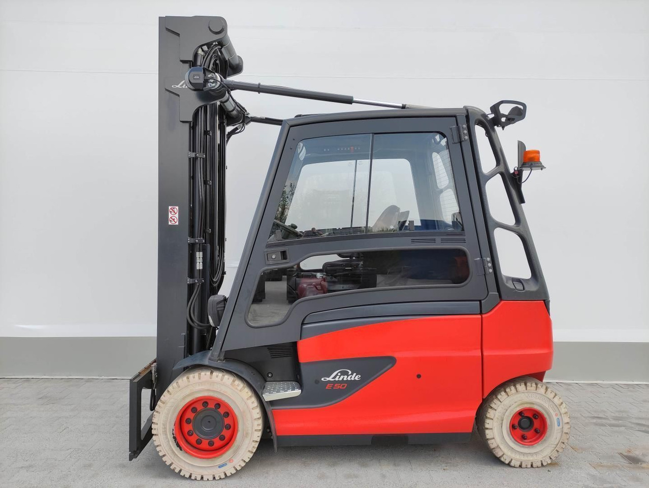 Linde E50HL-388 - Chariot élévateur électrique: photos 1 Linde E50HL-388 - Chariot élévateur électrique: photos 1