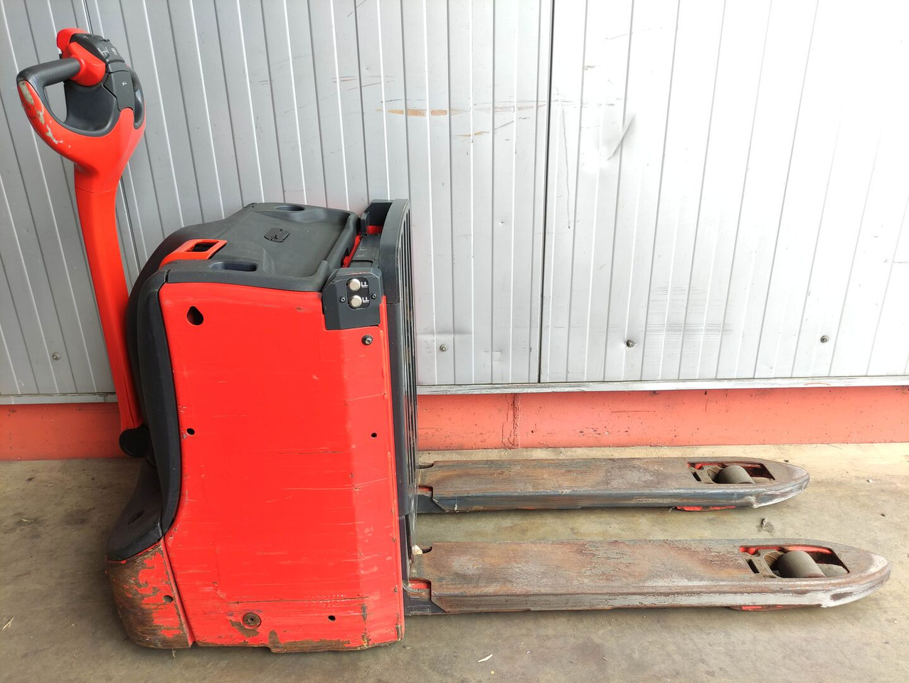 Linde T16L-1152 - Transpalette: photos 2 Linde T16L-1152 - Transpalette: photos 2