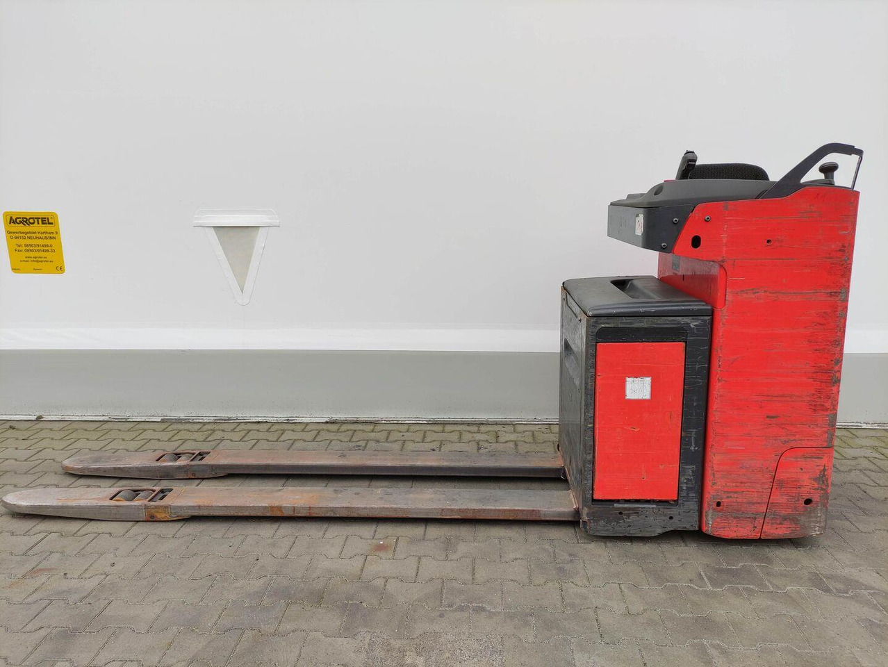 Linde T25R (mit Sitz) - Transpalette: photos 1 Linde T25R (mit Sitz) - Transpalette: photos 1