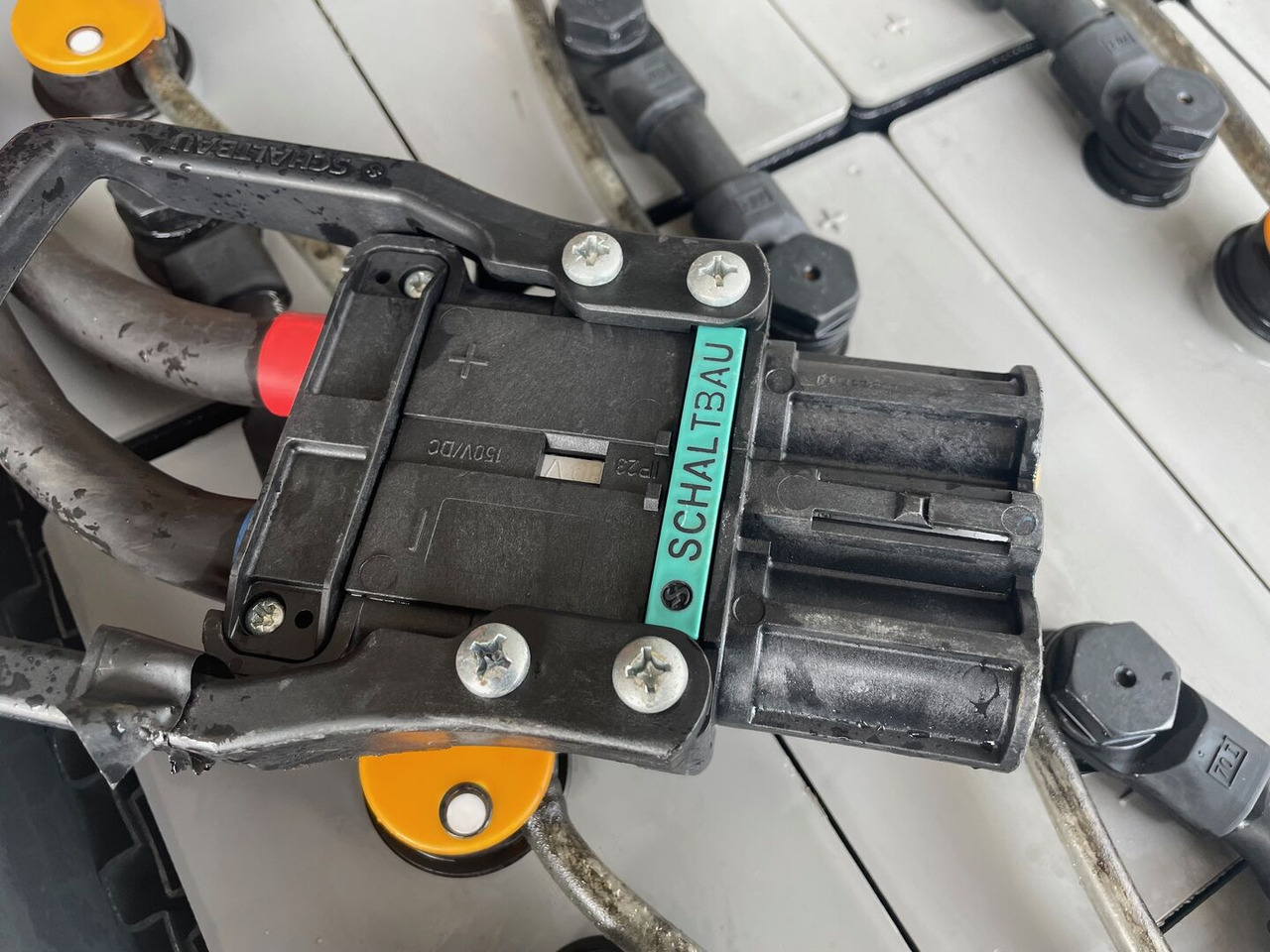 Sunlight 80V 6 PzS 930 - Accumulateur pour Matériel de manutention: photos 4 Sunlight 80V 6 PzS 930 - Accumulateur pour Matériel de manutention: photos 4