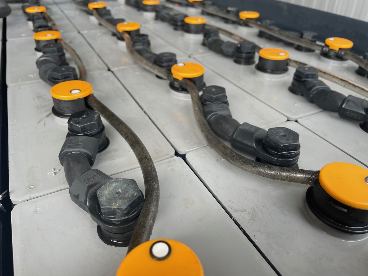 Sunlight 80V 6 PzS 930 - Accumulateur pour Matériel de manutention: photos 3 Sunlight 80V 6 PzS 930 - Accumulateur pour Matériel de manutention: photos 3