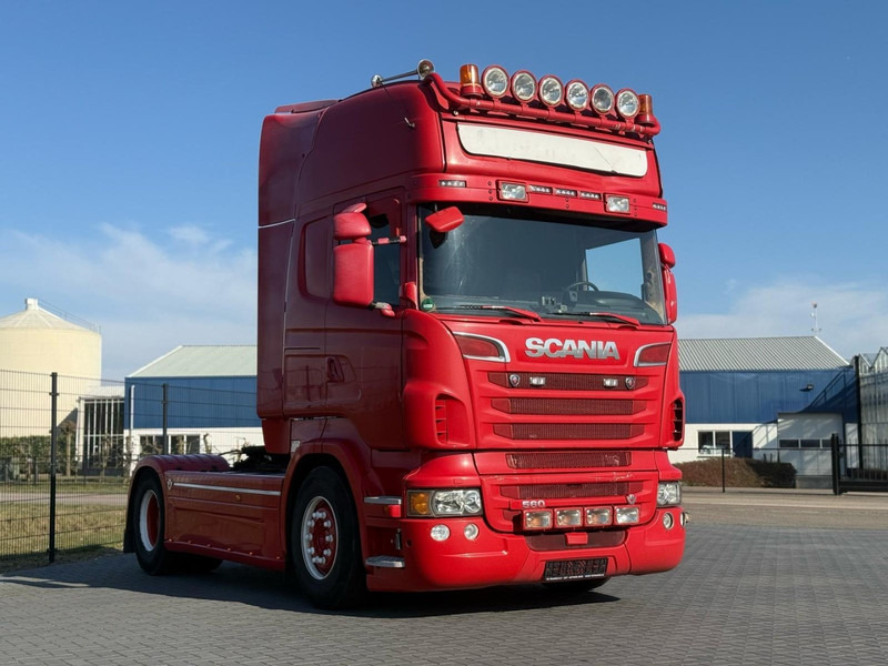 Scania R560 V8 RETARDER, FULL SPOILER, STEEL/AIR, LEATHER, 2 TANKS. - Tracteur routier: photos 1 Scania R560 V8 RETARDER, FULL SPOILER, STEEL/AIR, LEATHER, 2 TANKS. - Tracteur routier: photos 1