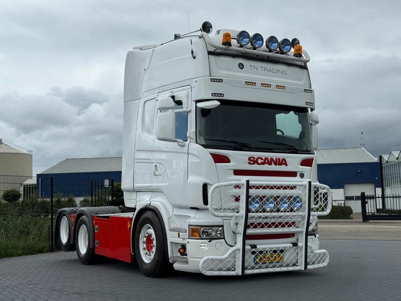 Scania R560 V8 SHOW TRUCK, RETARDER, LEATHER, I-PARK, TOP. - Tracteur routier: photos 1 Scania R560 V8 SHOW TRUCK, RETARDER, LEATHER, I-PARK, TOP. - Tracteur routier: photos 1