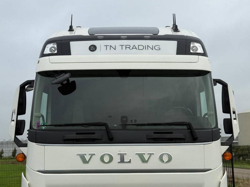 Volvo FH 13.460XL Turbocompound, leer, vollucht, 2 tanks, dubbel glas, vol spoiler. - Tracteur routier: photos 4 Volvo FH 13.460XL Turbocompound, leer, vollucht, 2 tanks, dubbel glas, vol spoiler. - Tracteur routier: photos 4