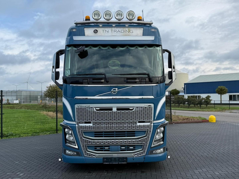 Volvo FH16.650 VOLLUCHT, HYDRAULIEK, SHOW INTERIEUR, DYNAMIC STEERING. - Tracteur routier: photos 4 Volvo FH16.650 VOLLUCHT, HYDRAULIEK, SHOW INTERIEUR, DYNAMIC STEERING. - Tracteur routier: photos 4