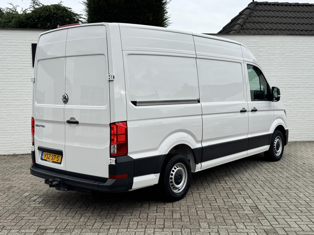 Volkswagen Crafter-30 2.0 TDI L3H3 Highline Carplay DAB Cruise Verwarmde voorruit Trekhaak Lat om Lat - Fourgon utilitaire: photos 2 Volkswagen Crafter-30 2.0 TDI L3H3 Highline Carplay DAB Cruise Verwarmde voorruit Trekhaak Lat om Lat - Fourgon utilitaire: photos 2