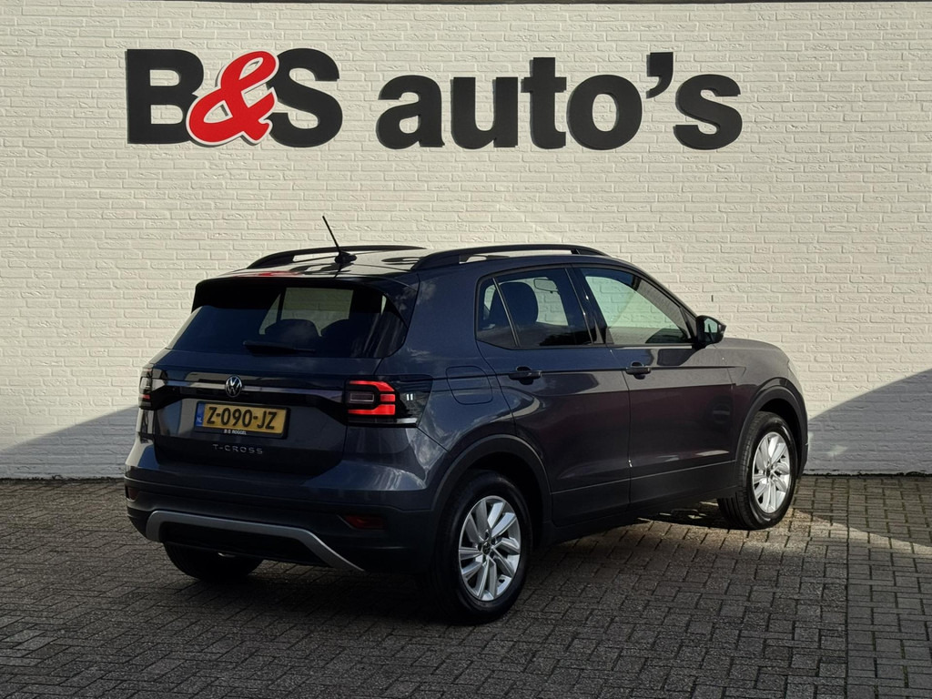 Volkswagen T-Cross-1.0 TSI Life Adaptive cruise control Climate control DAB radio Achteruitrijcamera Navi - SUV: photos 2 Volkswagen T-Cross-1.0 TSI Life Adaptive cruise control Climate control DAB radio Achteruitrijcamera Navi - SUV: photos 2