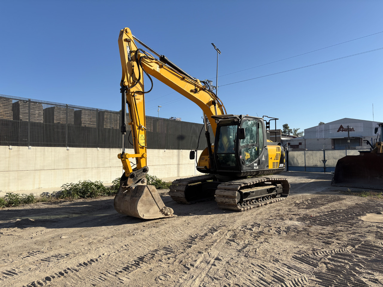 JCB JS131LC - Pelle sur chenille: photos 1 JCB JS131LC - Pelle sur chenille: photos 1