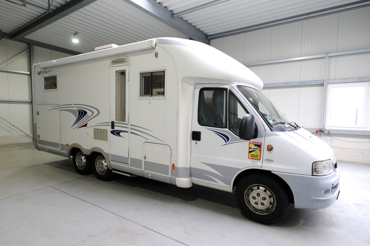 Frankia T 730 BD Comfort Class/Automatik/Festbett/Klima - Camping-car profilé: photos 2 Frankia T 730 BD Comfort Class/Automatik/Festbett/Klima - Camping-car profilé: photos 2